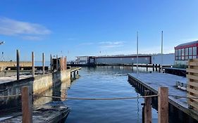 Woodyear House - Cowes - Sleeps 8 - 4 Bed - Dog Friendly - Waterfront